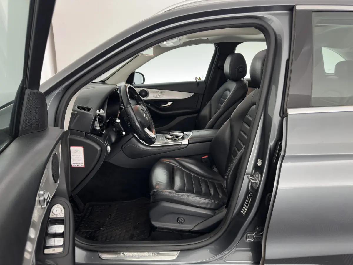 220d 4MATIC Premium Plus (INCL-BTW) *PANO | LEATHER | FULL-LED | MEMORY-PACK | TOPVIEW | BLINDSPOT | HEATED-COMFORTSEATS | NAVI-FULLMAP | ECC | PDC | CRUISE | SHIFTPADDLES | TOWBAR | 18''ALU