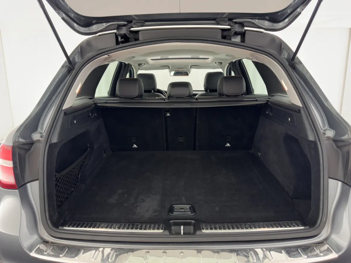 220d 4MATIC Premium Plus (INCL-BTW) *PANO | LEATHER | FULL-LED | MEMORY-PACK | TOPVIEW | BLINDSPOT | HEATED-COMFORTSEATS | NAVI-FULLMAP | ECC | PDC | CRUISE | SHIFTPADDLES | TOWBAR | 18''ALU