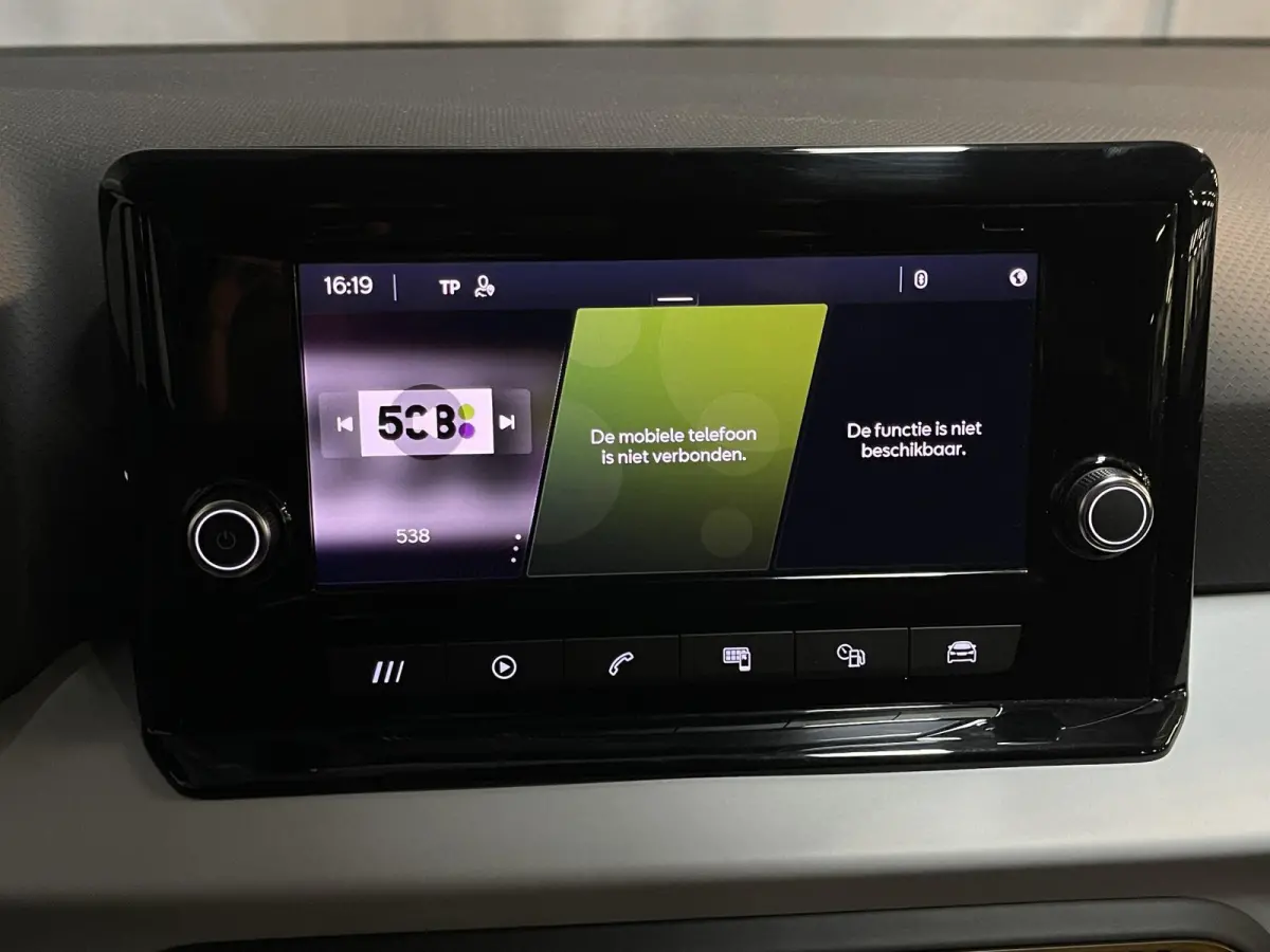 1.0 TSI Style 16"/Apple Carplay & Android Auto/PDC/LED