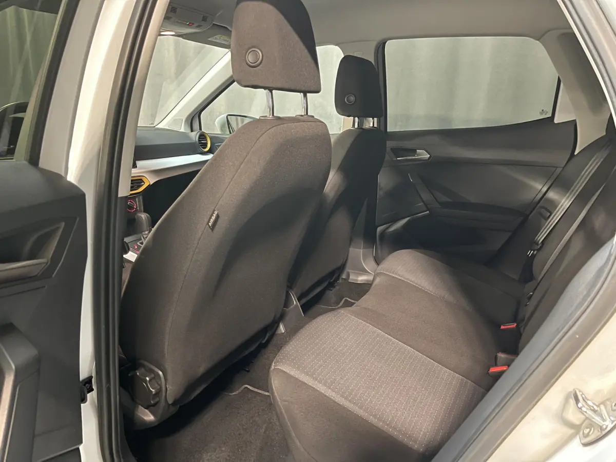 1.0 TSI Style 16"/Apple Carplay & Android Auto/PDC/LED