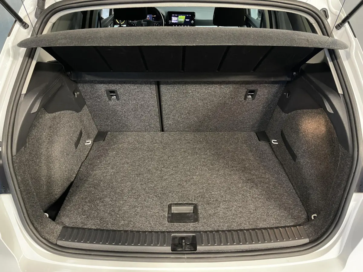 1.0 TSI Style 16"/Apple Carplay & Android Auto/PDC/LED