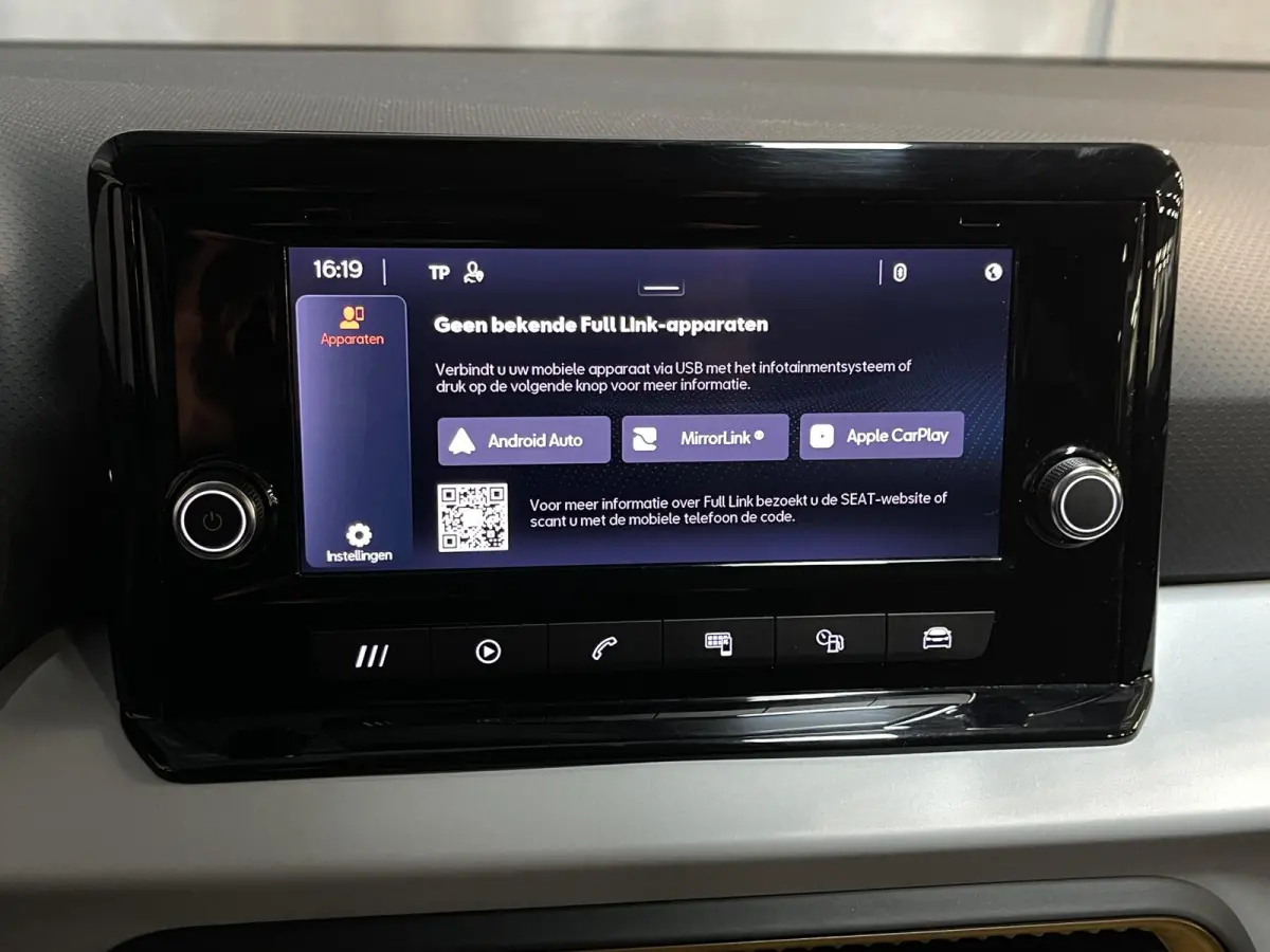 1.0 TSI Style 16"/Apple Carplay & Android Auto/PDC/LED