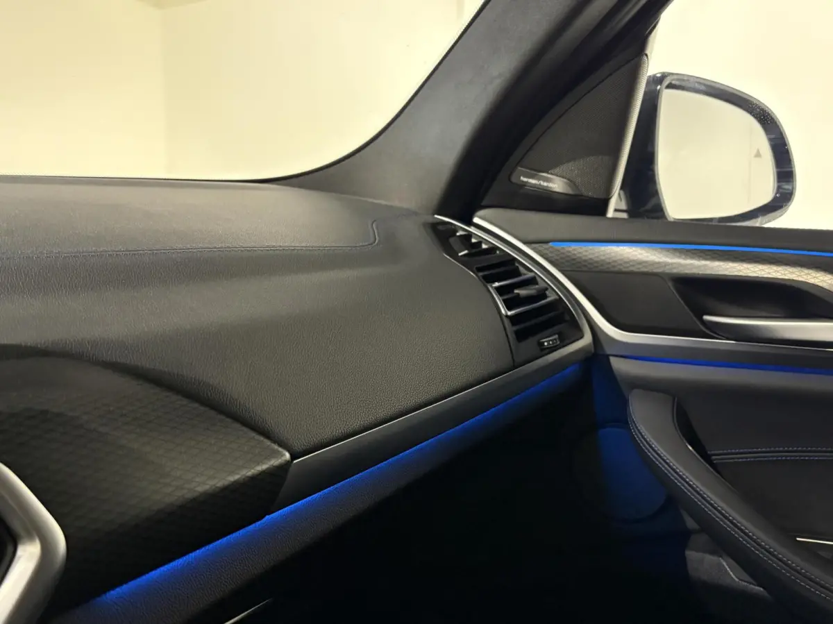 xDrive30e |M stoelen|Panoramadak|M sport|Shadowline|Head-up|High Executive|LED|Camera|