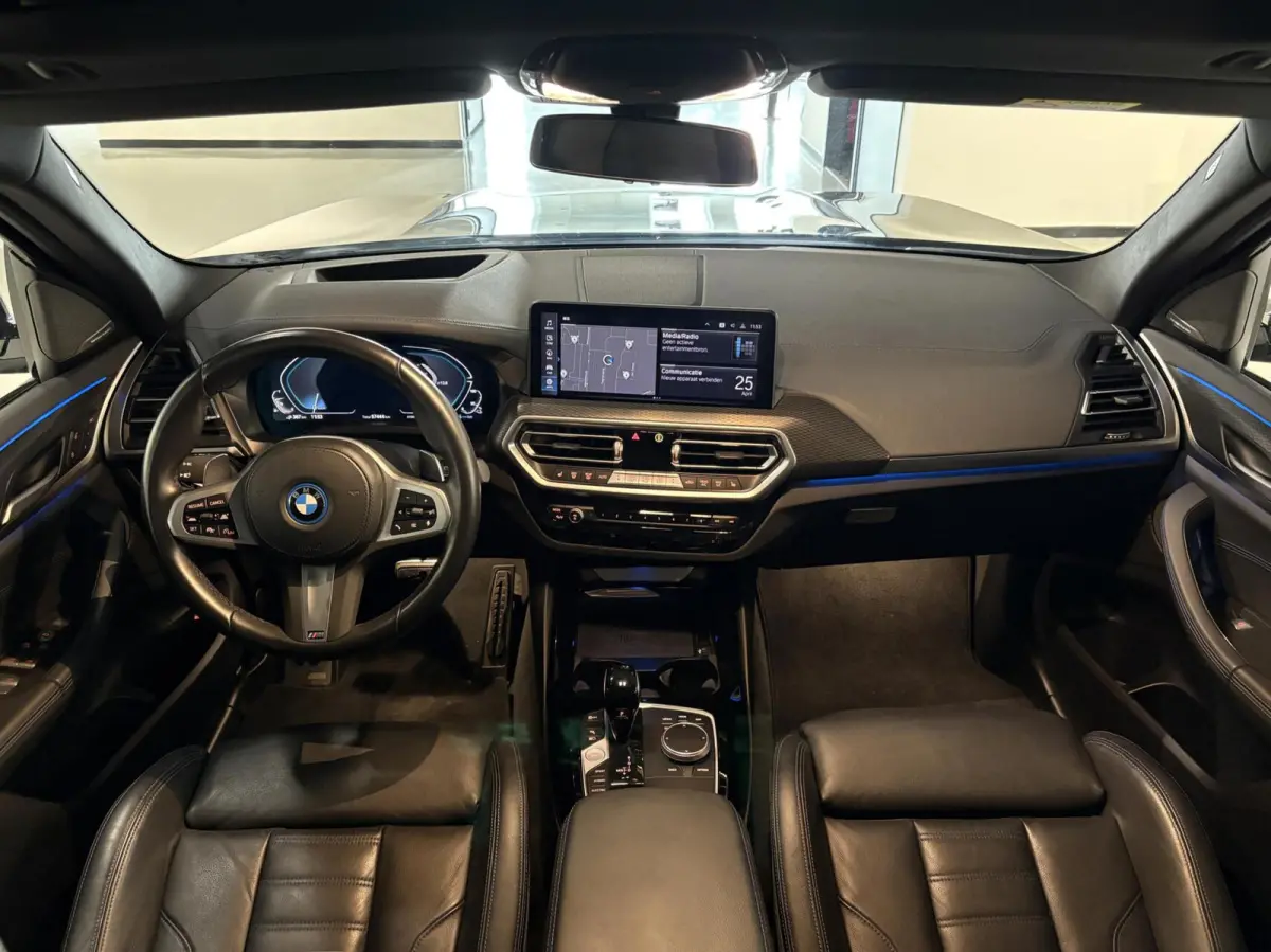 xDrive30e |M stoelen|Panoramadak|M sport|Shadowline|Head-up|High Executive|LED|Camera|