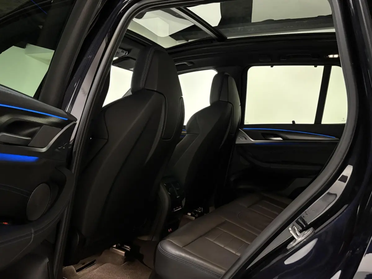 xDrive30e |M stoelen|Panoramadak|M sport|Shadowline|Head-up|High Executive|LED|Camera|