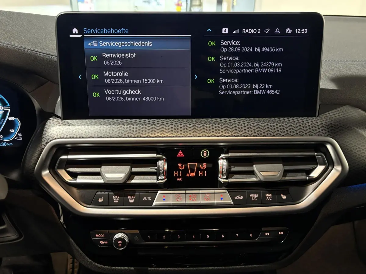xDrive30e |M stoelen|Panoramadak|M sport|Shadowline|Head-up|High Executive|LED|Camera|