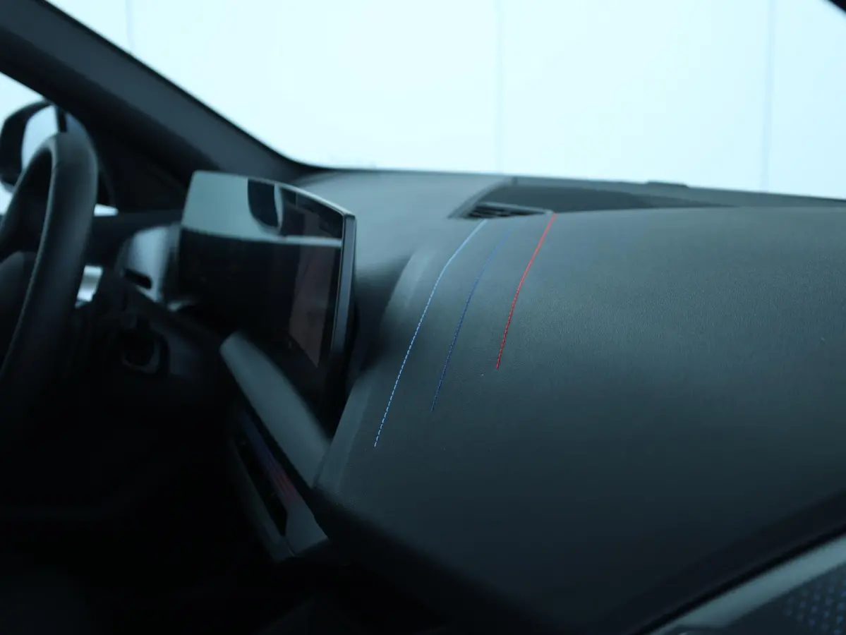 120 M Sport Design Edition M Sportpakket/ Stuurwielrand verwarmd/ Achteruitrijcamera/ Getint Glas/ Sportstoelen/ Driving Assistant