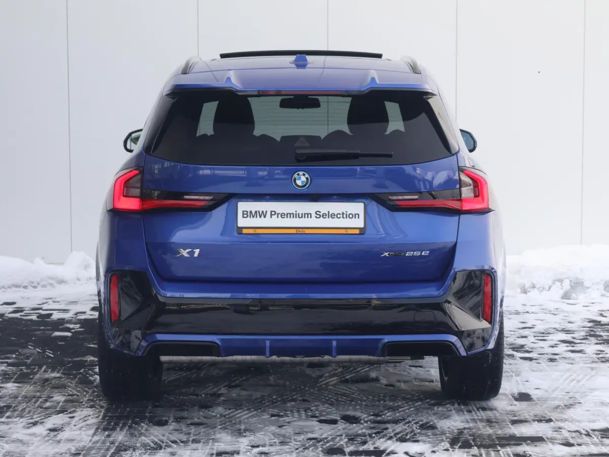 xDrive25e | SoH 100% | M Sportpakket Pro | Stuurwielrand verwarmd | Comfort Access | Trekhaak | Panoramadak | Stoelverwarming | Driving Assistant Plus | Head-Up