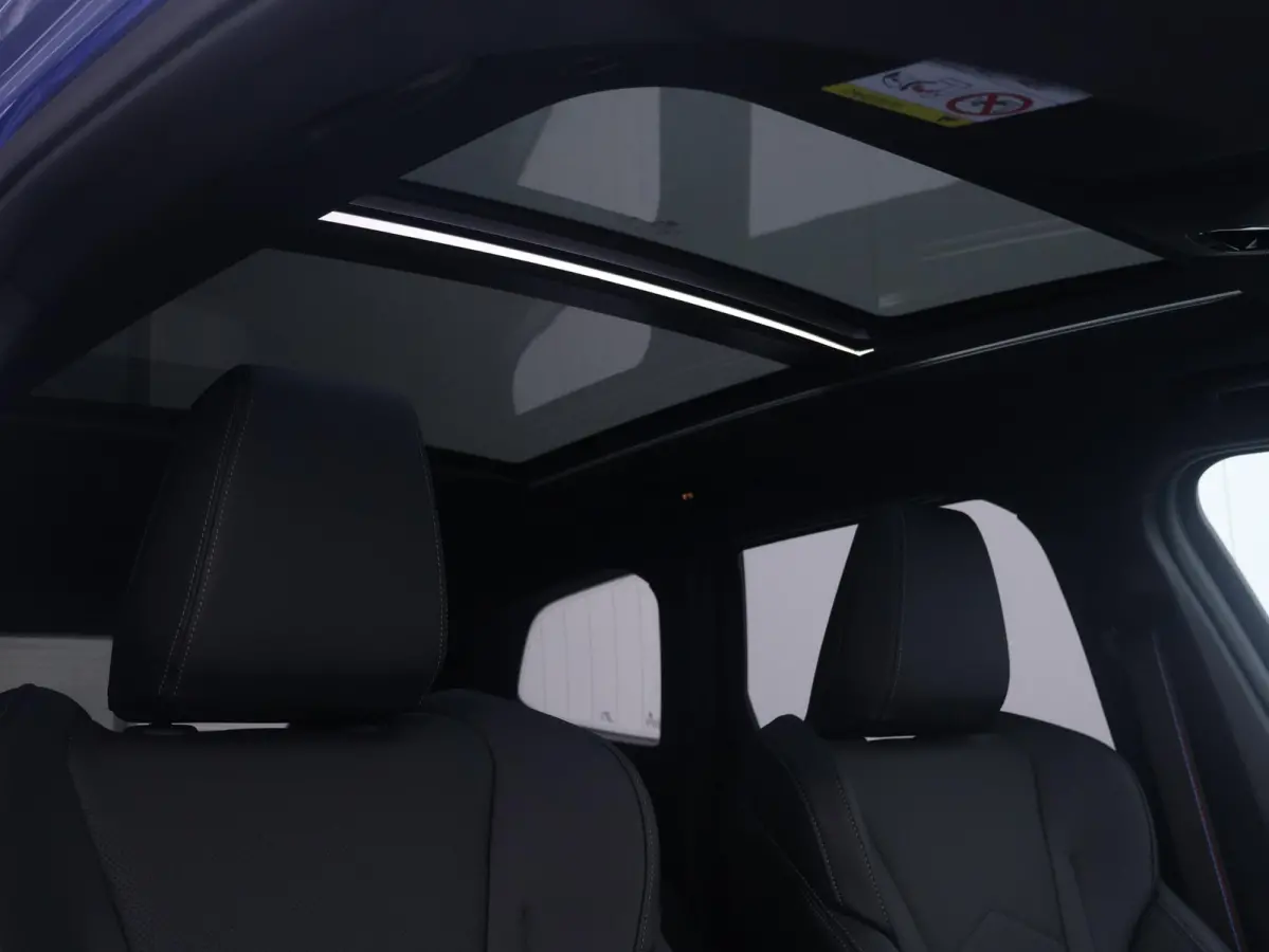 xDrive25e | SoH 100% | M Sportpakket Pro | Stuurwielrand verwarmd | Comfort Access | Trekhaak | Panoramadak | Stoelverwarming | Driving Assistant Plus | Head-Up