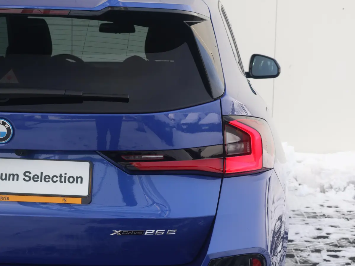 xDrive25e | SoH 100% | M Sportpakket Pro | Stuurwielrand verwarmd | Comfort Access | Trekhaak | Panoramadak | Stoelverwarming | Driving Assistant Plus | Head-Up