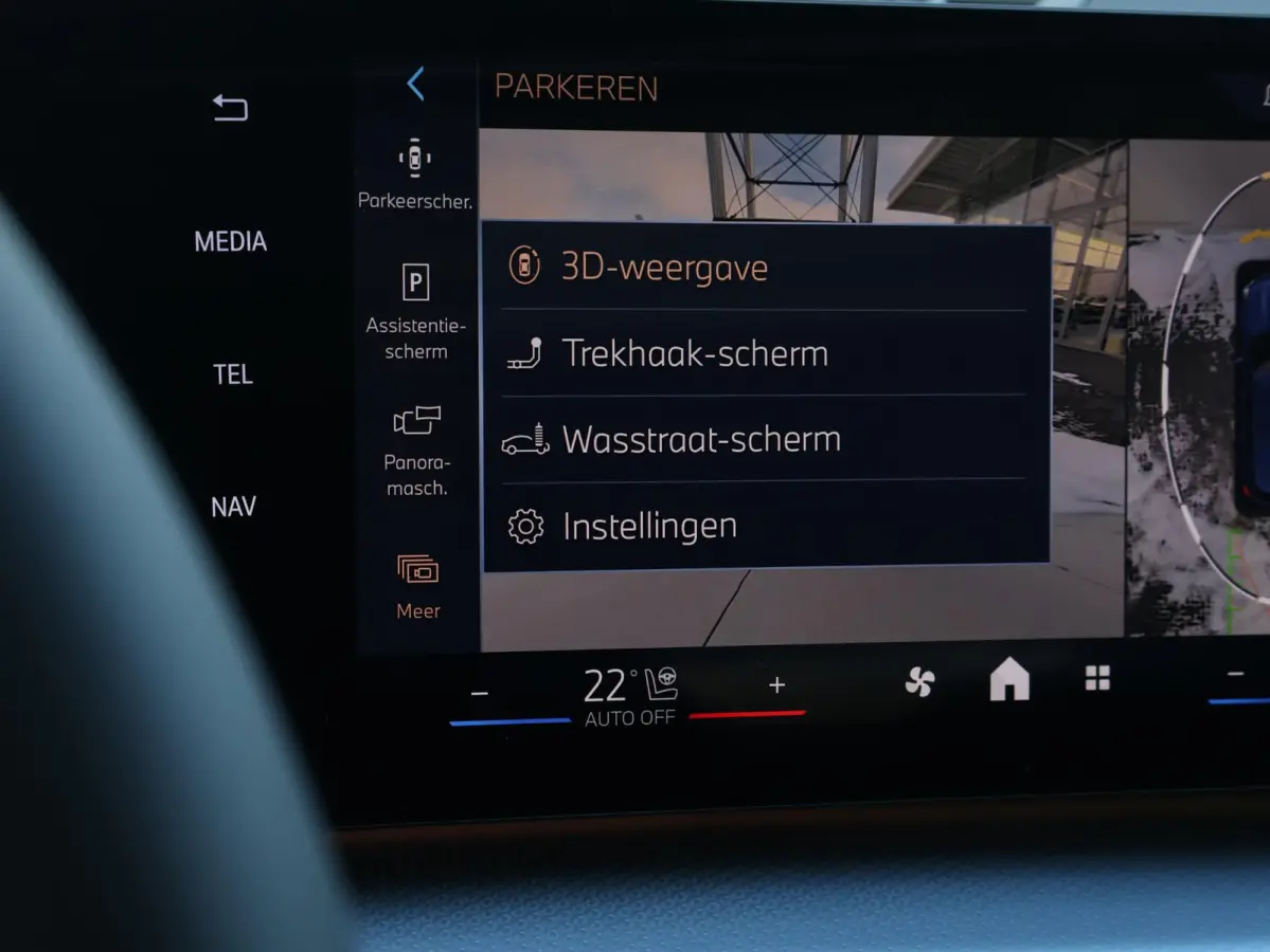 xDrive25e | SoH 100% | M Sportpakket Pro | Stuurwielrand verwarmd | Comfort Access | Trekhaak | Panoramadak | Stoelverwarming | Driving Assistant Plus | Head-Up