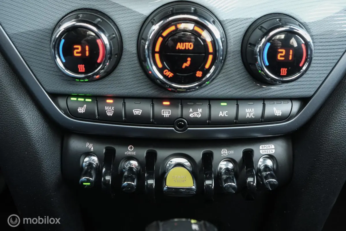2.0 Cooper ALL4 Untamed Edition | Pano | Stoelverw. | LED | CarPlay | Adaptief | HUD | Harman Kardon