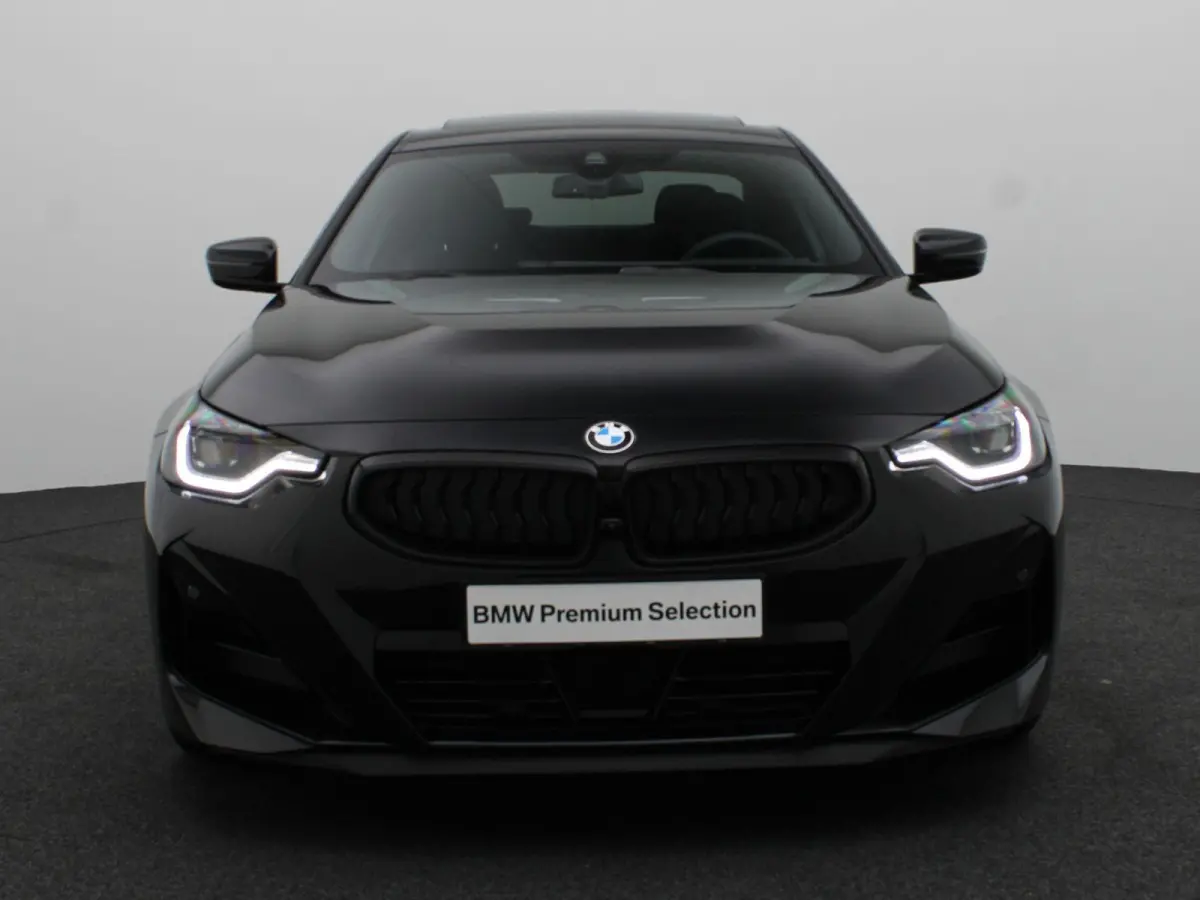 220i High Executive | M Sportpakket Pro | Innovation Pack | Premium Pack | Stuurwielrand Verwarmd | Comfort Access | Schuifdak | Elektrisch Verstelbare Sportstoelen | Active Cruise Control |