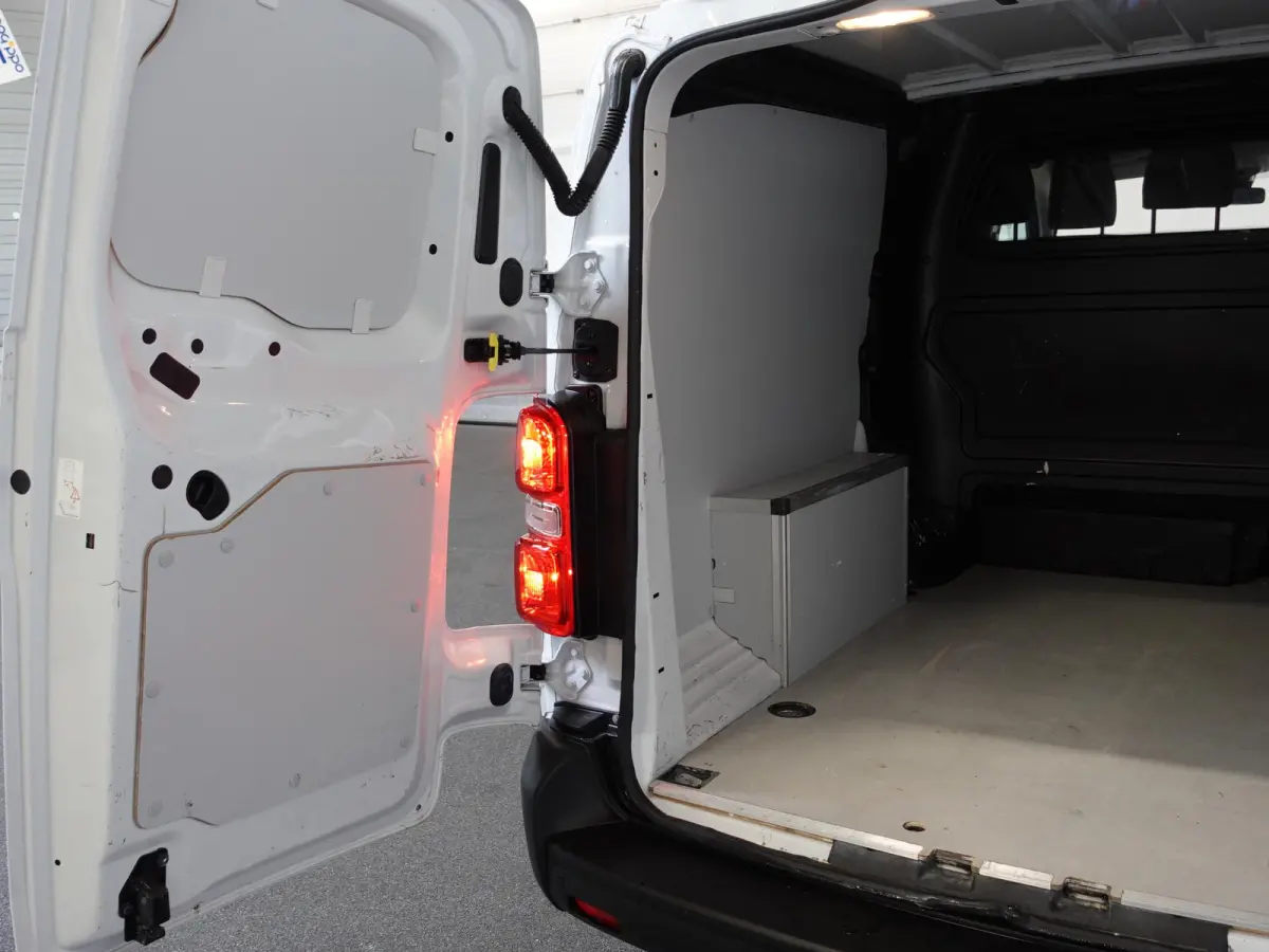 2.0 CDTI L3H1 Edition Airco Navigatie Parkeersensoren Trekhaak