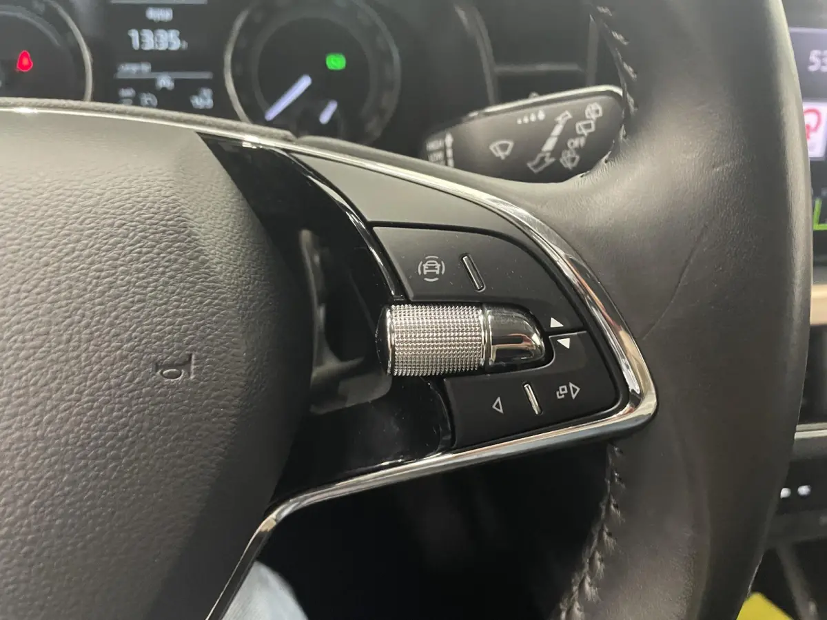 1.0 TSI 110pk DSG Style Apple Carplay/Android Auto Climate Control Elektrisch bedienbare kofferbak Dab Extra Getint Glas