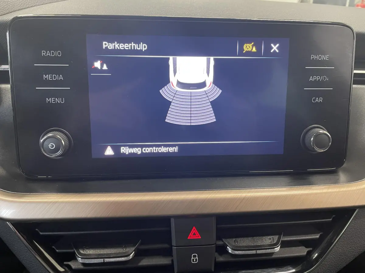 1.0 TSI 110pk DSG Style Apple Carplay/Android Auto Climate Control Elektrisch bedienbare kofferbak Dab Extra Getint Glas