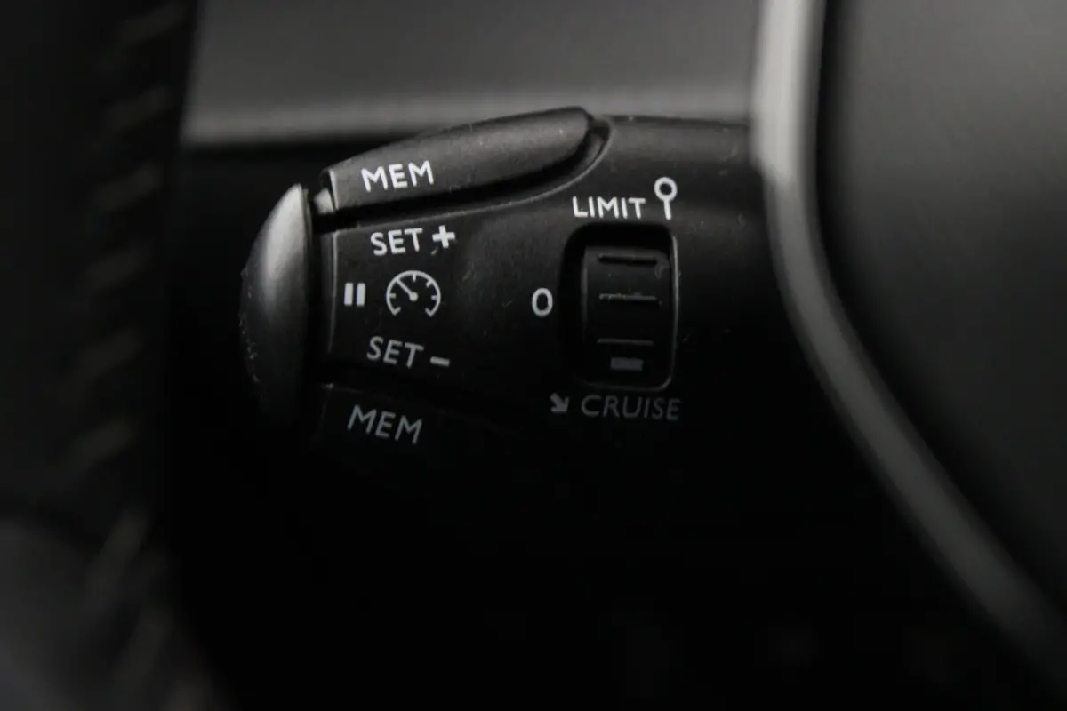 1.2 PureTech Active Pack |Navi|