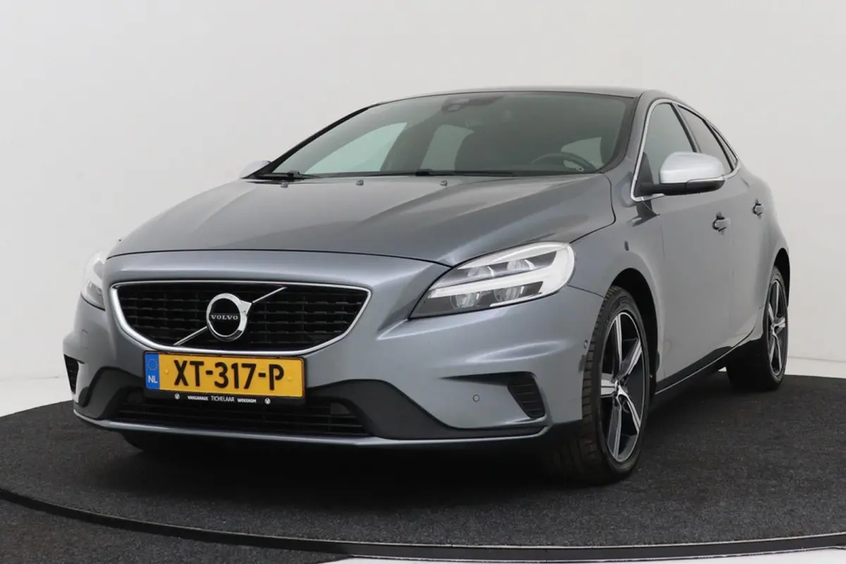 1.5 T3 Polar+ Sport R-Design | Panoramadak | Org NL | Facelift | Camera | Navigatie | Stoelverwarming |