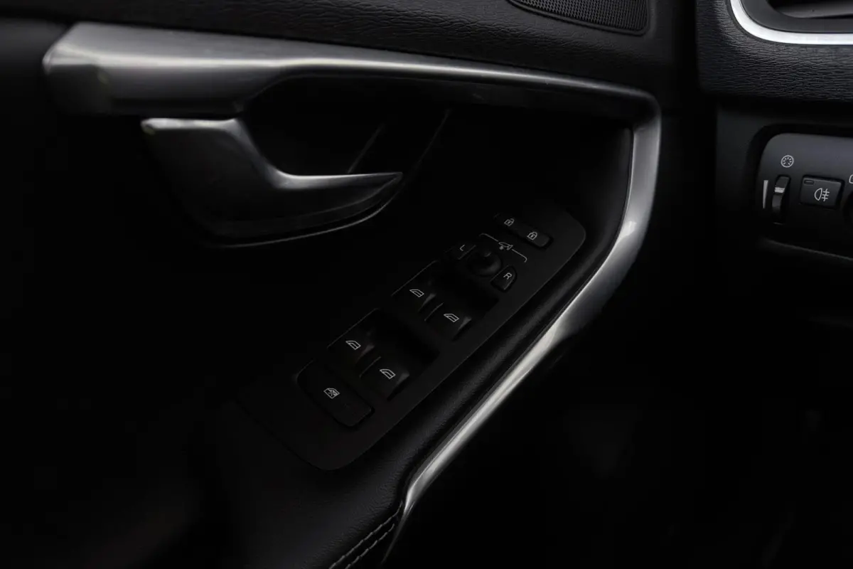 1.5 T3 Polar+ Sport R-Design | Panoramadak | Org NL | Facelift | Camera | Navigatie | Stoelverwarming |