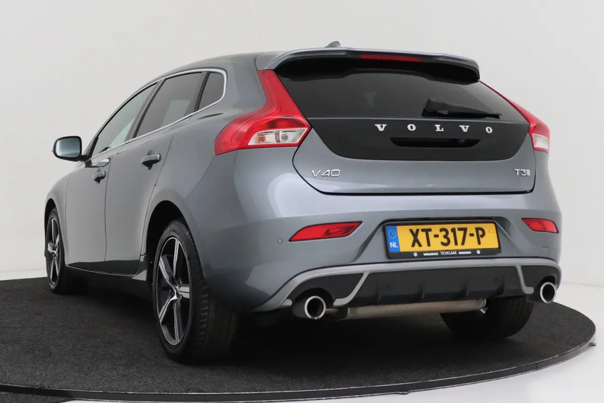 1.5 T3 Polar+ Sport R-Design | Panoramadak | Org NL | Facelift | Camera | Navigatie | Stoelverwarming |