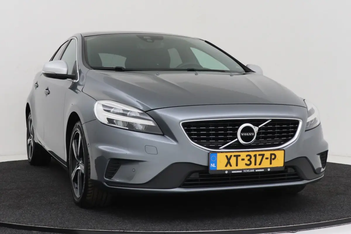 1.5 T3 Polar+ Sport R-Design | Panoramadak | Org NL | Facelift | Camera | Navigatie | Stoelverwarming |