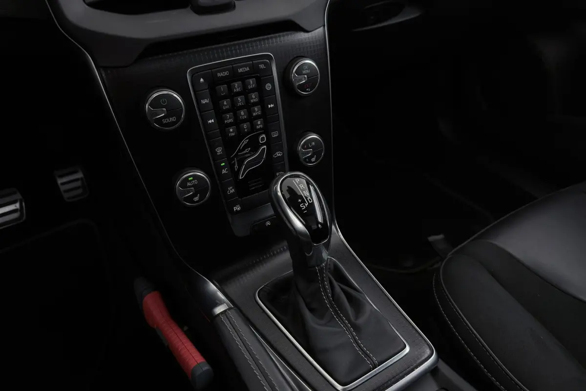 1.5 T3 Polar+ Sport R-Design | Panoramadak | Org NL | Facelift | Camera | Navigatie | Stoelverwarming |