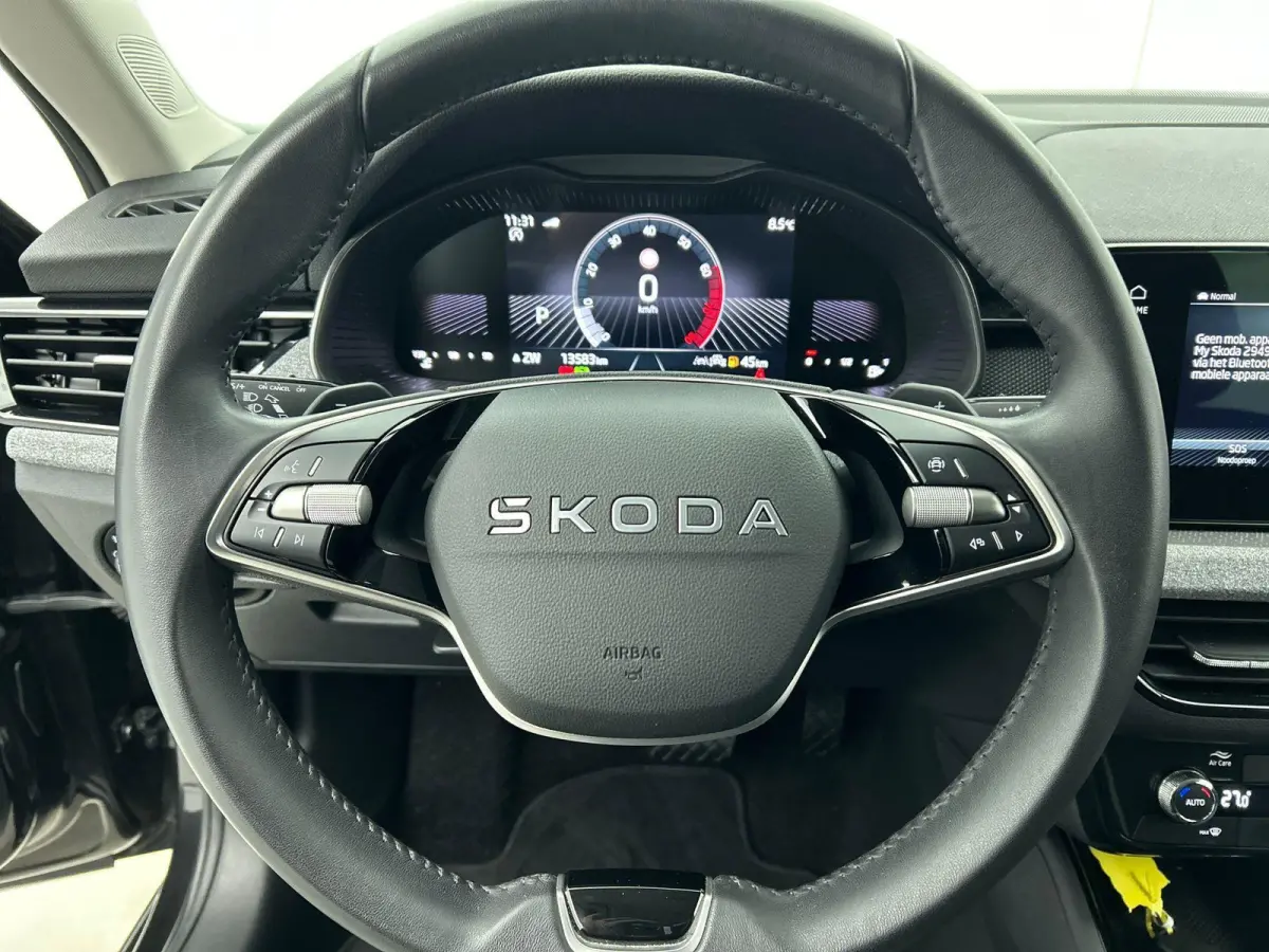 1.0 TSI Business Edition DSG Navigatie Climate control Cruise control LED Keyless Achteruitrijcamera Parkeersensoren Apple Carplay/ Android Auto Radio