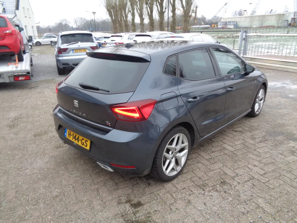 1.0 TSI FR Business Intense Ecc,camera, PDC, Navigatie, carplay/android auto