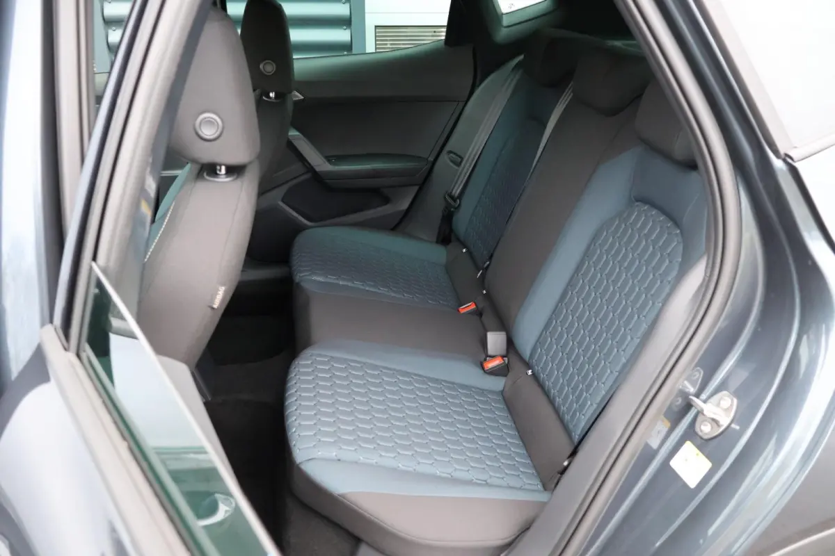 1.0 EcoTSI 115pk DSG Style Business Connect | Navigatie | Apple Carplay/Android Auto