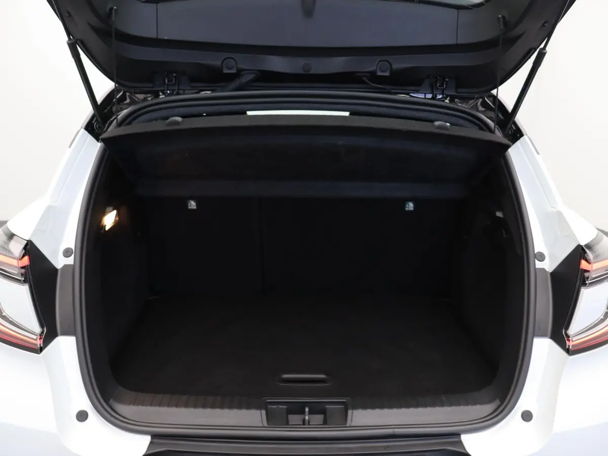 TCe 90pk | 17" LMV | Stoelverwarming | Achteruitrijcamera |