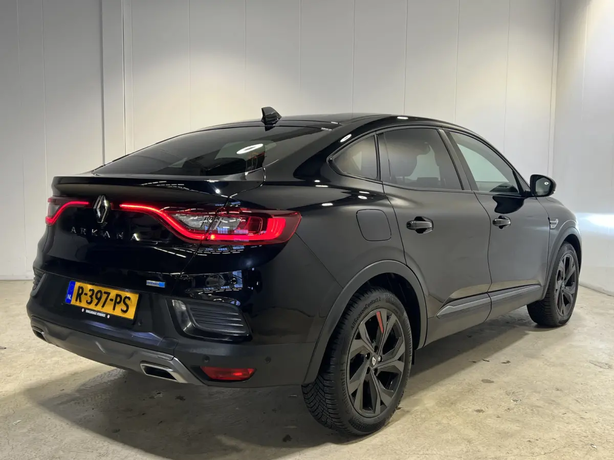 1.6 E-Tech Hybrid 145 R.S. Line | Navigatie/Android/Apple Carplay | LM Velgen 18" | Cruise Control adaptief | Achteruitrijcamera | Stoelverwarming + Stuurwielverwarming |