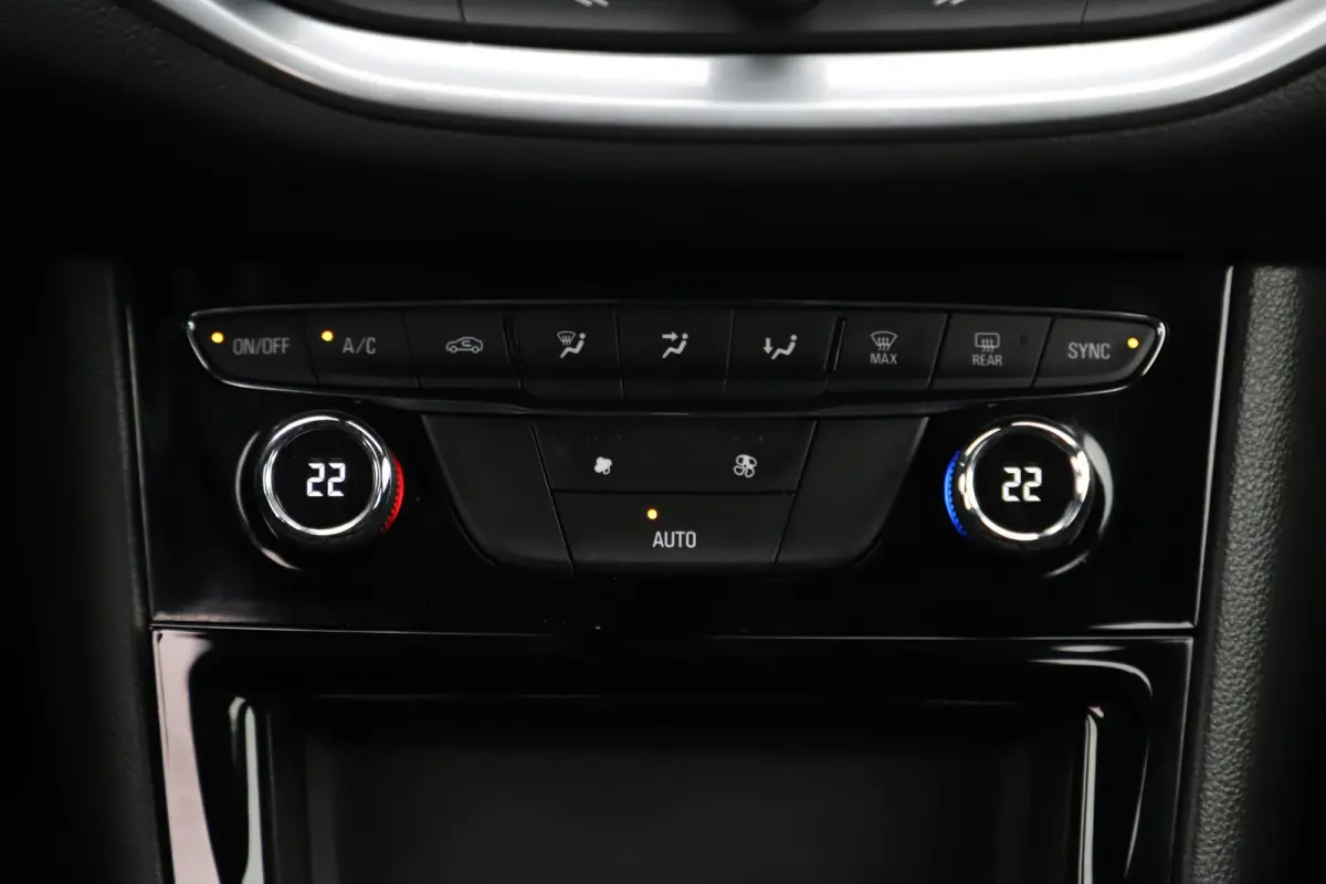 1.0 Turbo Innovation Navigatie Airco Cruise Control Carplay Android LED