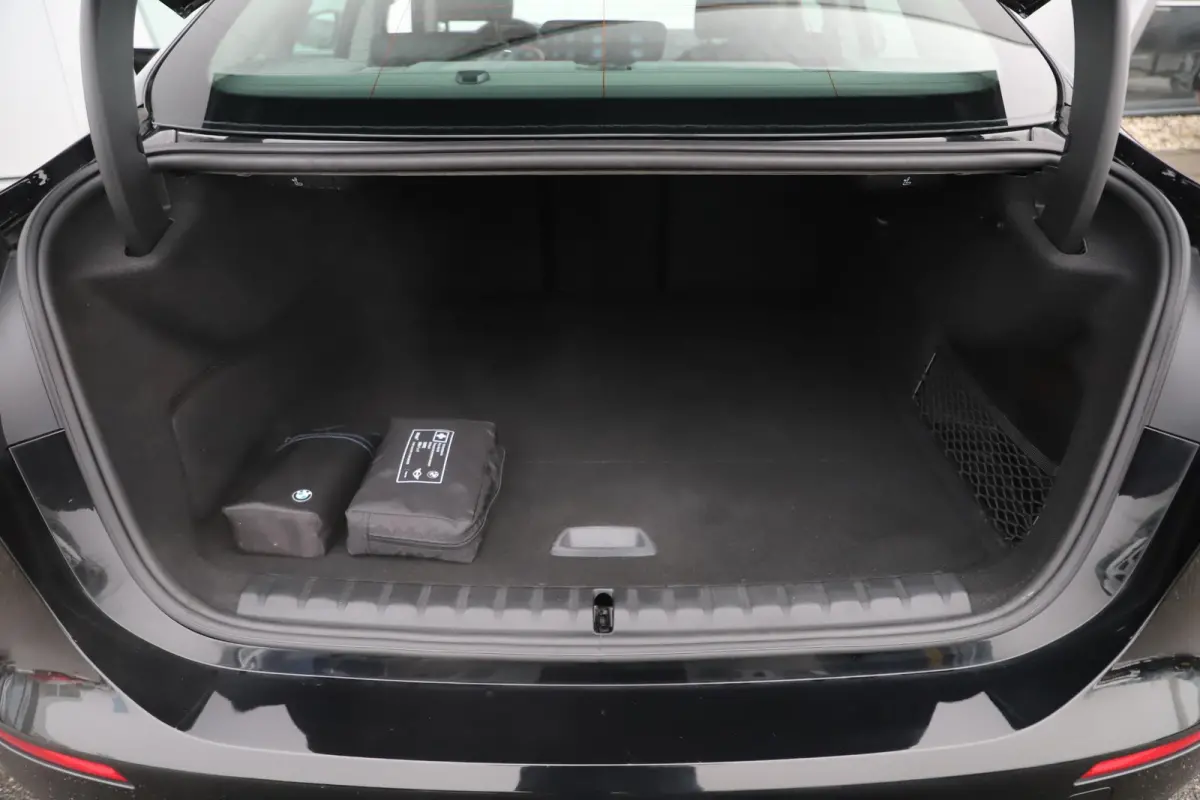 218i Executive Edition Navigatie Carplay Android LED Parkeersensoren