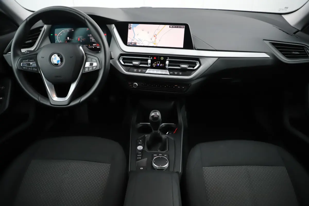 218i Executive Edition Navigatie Carplay Android LED Parkeersensoren