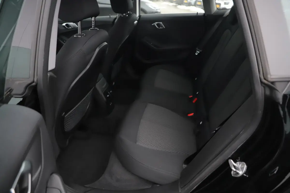 218i Executive Edition Navigatie Carplay Android LED Parkeersensoren