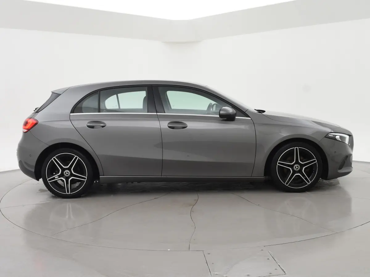 180D AUT. NIEUW MODEL + WIDESCREEN MBUX | CAMERA | 18" AMG | STOELVERW. | LED | DAB