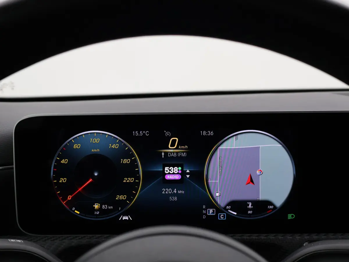 180D AUT. NIEUW MODEL + WIDESCREEN MBUX | CAMERA | 18" AMG | STOELVERW. | LED | DAB