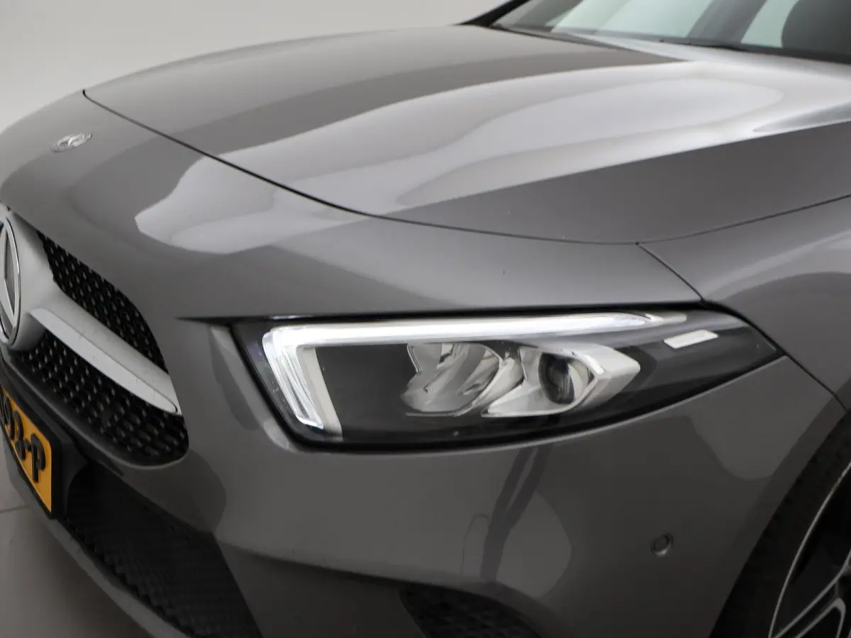 180D AUT. NIEUW MODEL + WIDESCREEN MBUX | CAMERA | 18" AMG | STOELVERW. | LED | DAB