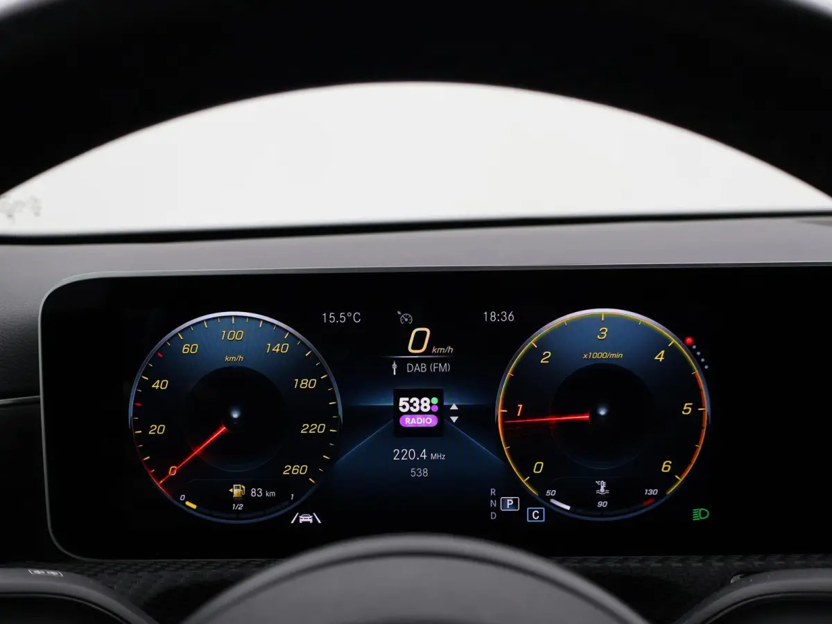 180D AUT. NIEUW MODEL + WIDESCREEN MBUX | CAMERA | 18" AMG | STOELVERW. | LED | DAB