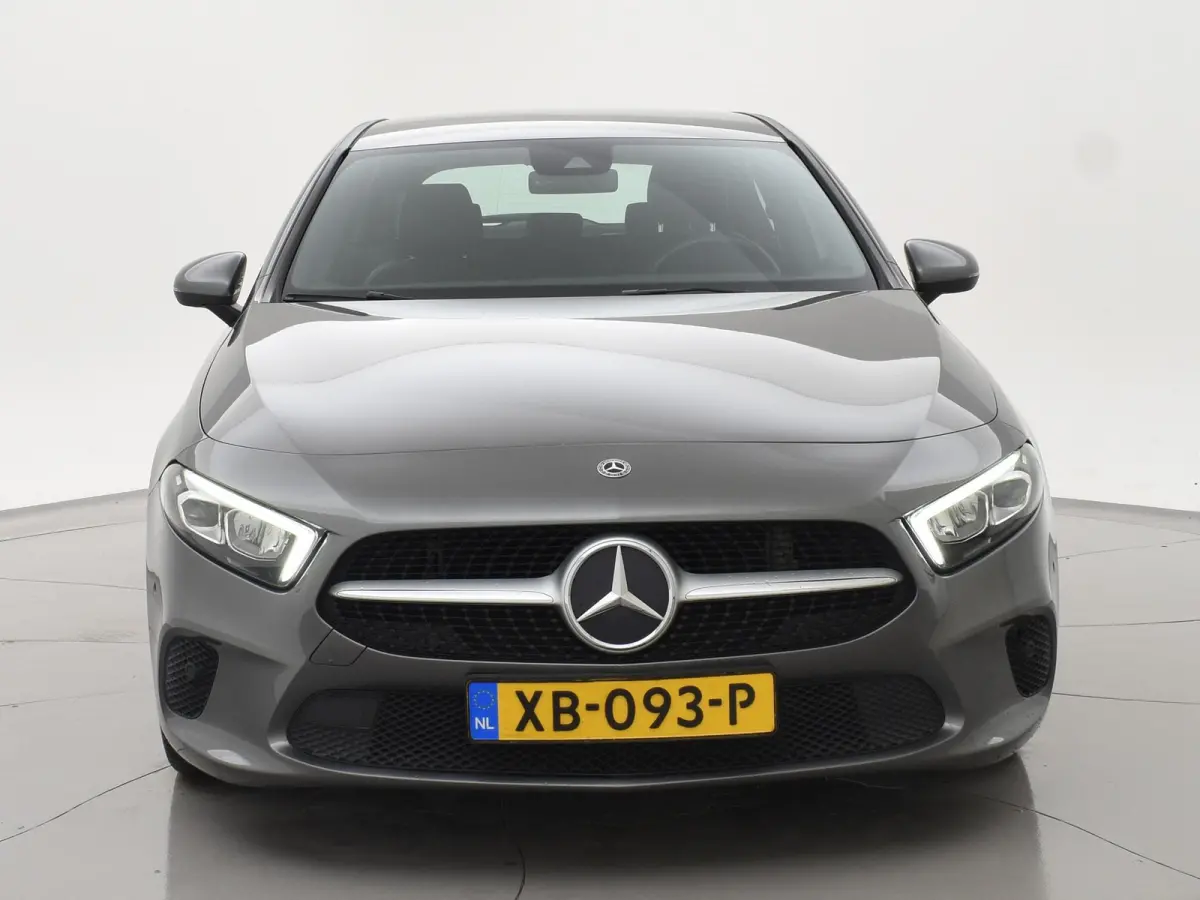 180D AUT. NIEUW MODEL + WIDESCREEN MBUX | CAMERA | 18" AMG | STOELVERW. | LED | DAB