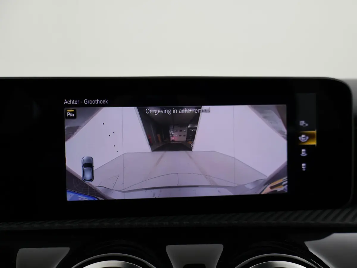 180D AUT. NIEUW MODEL + WIDESCREEN MBUX | CAMERA | 18" AMG | STOELVERW. | LED | DAB