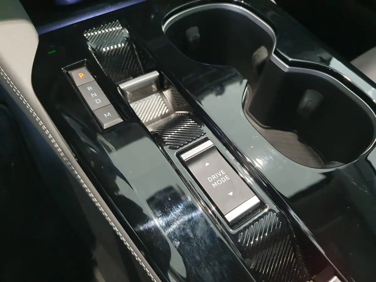 Business Plus Comfort | Automaat | Climate Control | Lederen Stoelen Elek. Verstelbaar + Massage & Verwarming | Voorruit Verwarmd | Full Map Navigatie | Apple Carplay / Android Auto | 360 Ca