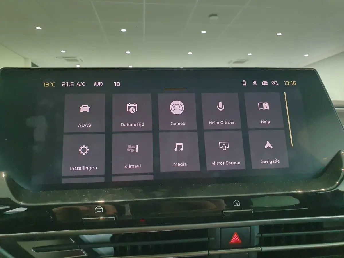 Business Plus Comfort | Automaat | Climate Control | Lederen Stoelen Elek. Verstelbaar + Massage & Verwarming | Voorruit Verwarmd | Full Map Navigatie | Apple Carplay / Android Auto | 360 Ca