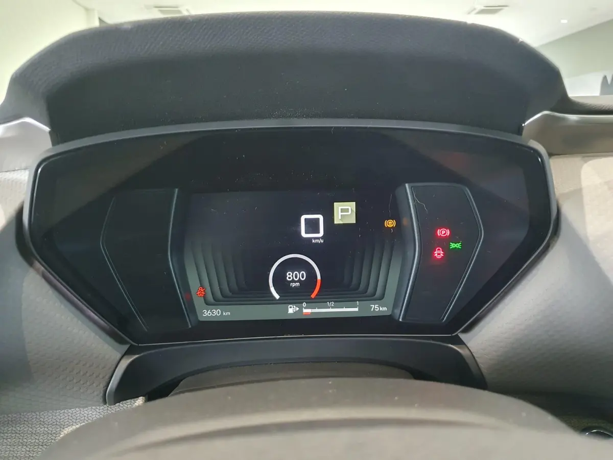 Business Plus Comfort | Automaat | Climate Control | Lederen Stoelen Elek. Verstelbaar + Massage & Verwarming | Voorruit Verwarmd | Full Map Navigatie | Apple Carplay / Android Auto | 360 Ca