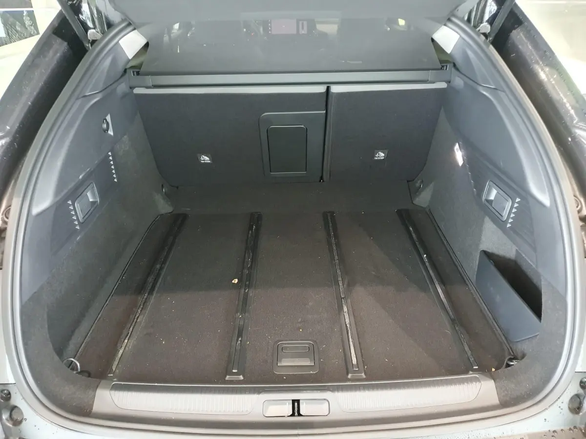 Business Plus Comfort | Automaat | Climate Control | Lederen Stoelen Elek. Verstelbaar + Massage & Verwarming | Voorruit Verwarmd | Full Map Navigatie | Apple Carplay / Android Auto | 360 Ca
