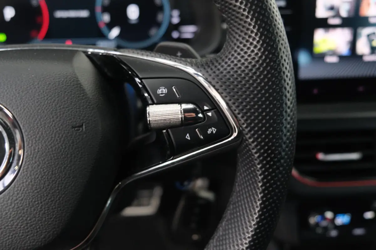 1.0 TSI Sport Business Automaat - N.A.P. Airco, Cruise, Navi, PDC.