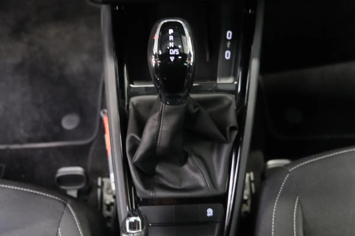 1.0 TSI Sport Business Automaat - N.A.P. Airco, Cruise, Navi, PDC.
