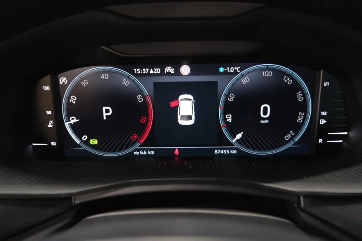 1.0 TSI Sport Business Automaat - N.A.P. Airco, Cruise, Navi, PDC.