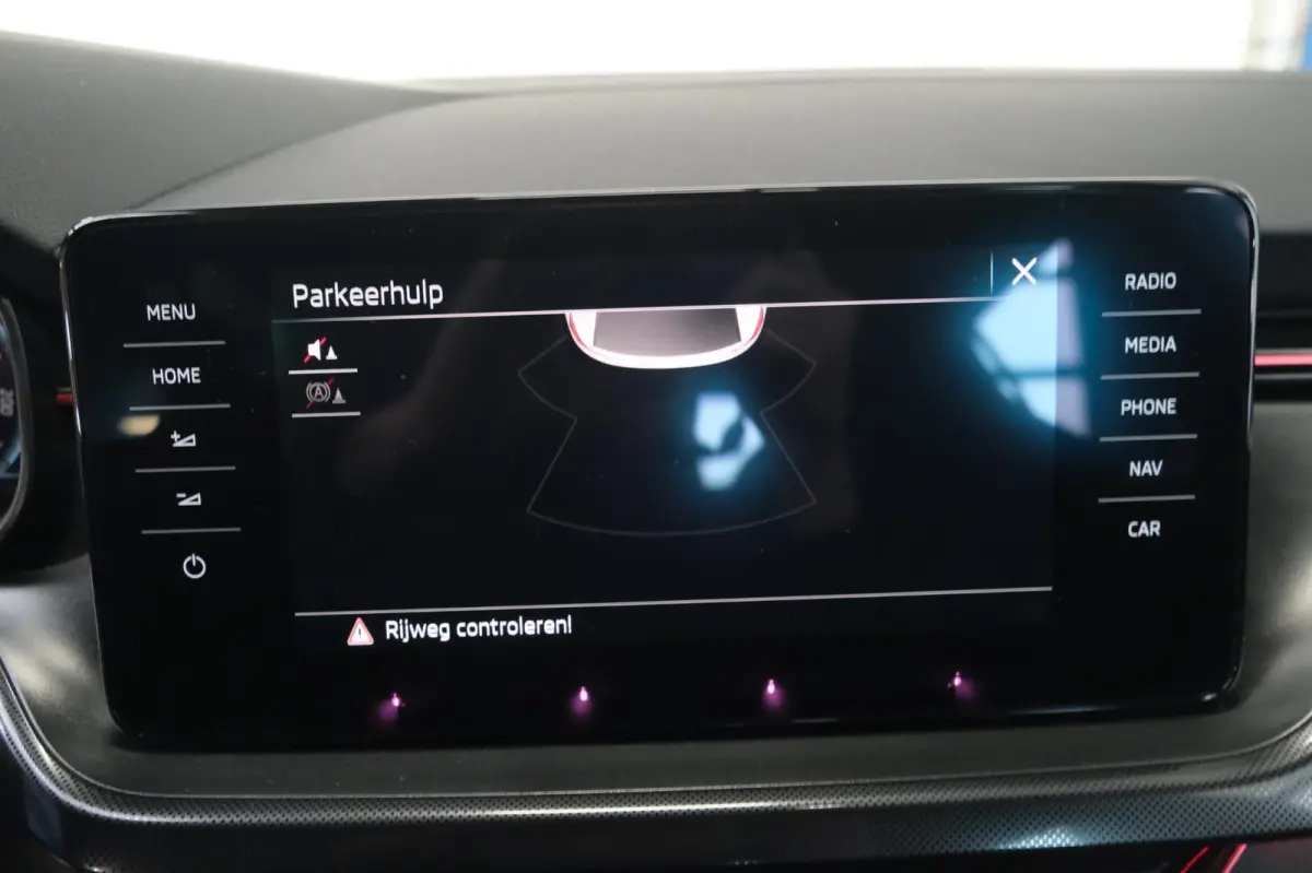 1.0 TSI Sport Business Automaat - N.A.P. Airco, Cruise, Navi, PDC.