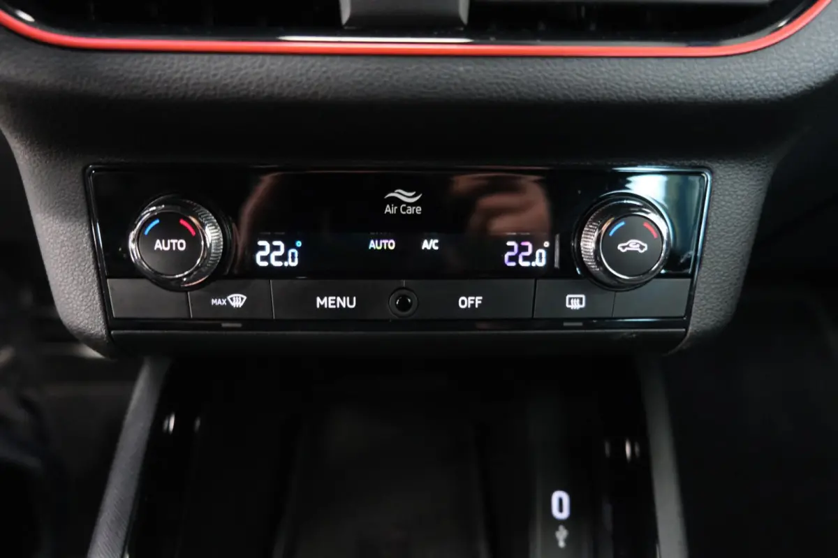 1.0 TSI Sport Business Automaat - N.A.P. Airco, Cruise, Navi, PDC.